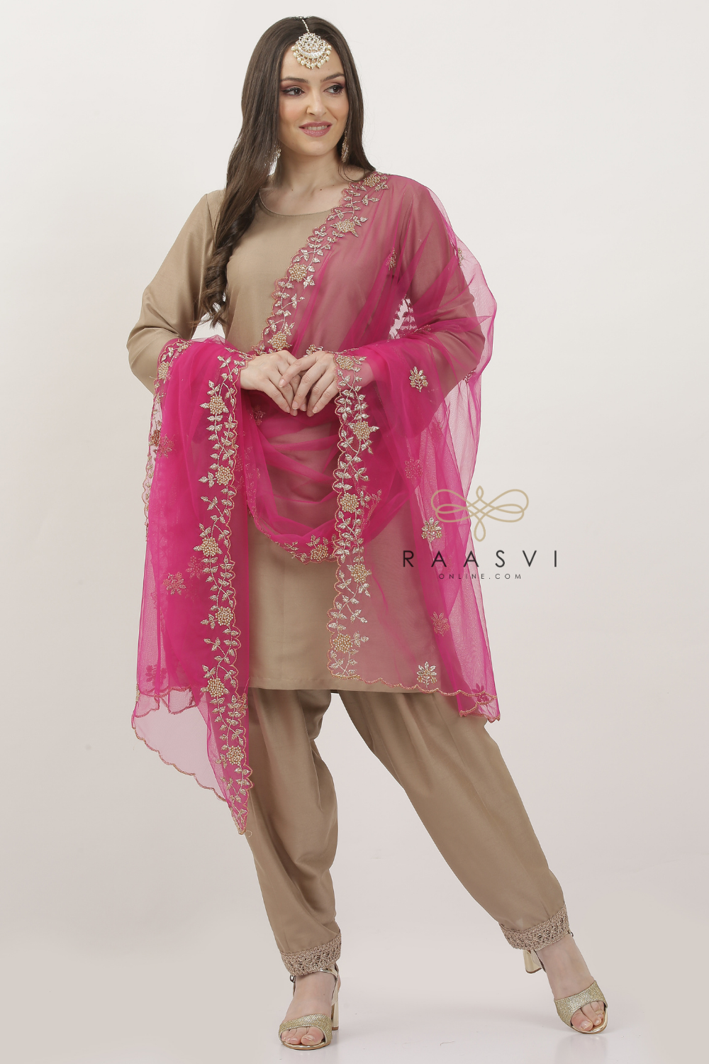 MODEST YET STUNNING SALWAR SUIT SET