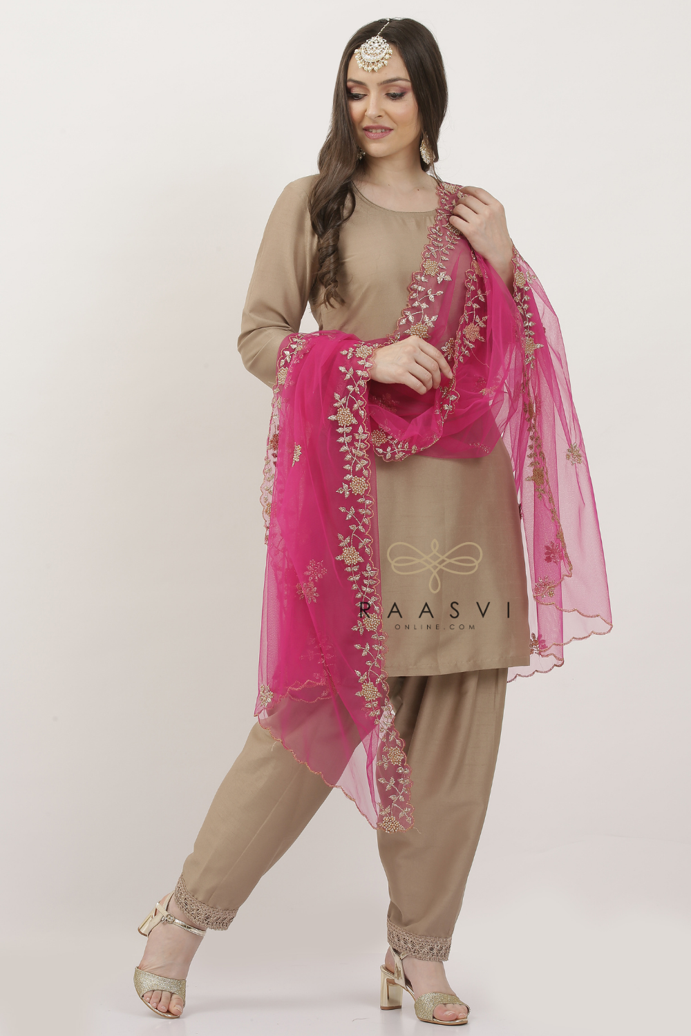 MODEST YET STUNNING SALWAR SUIT SET