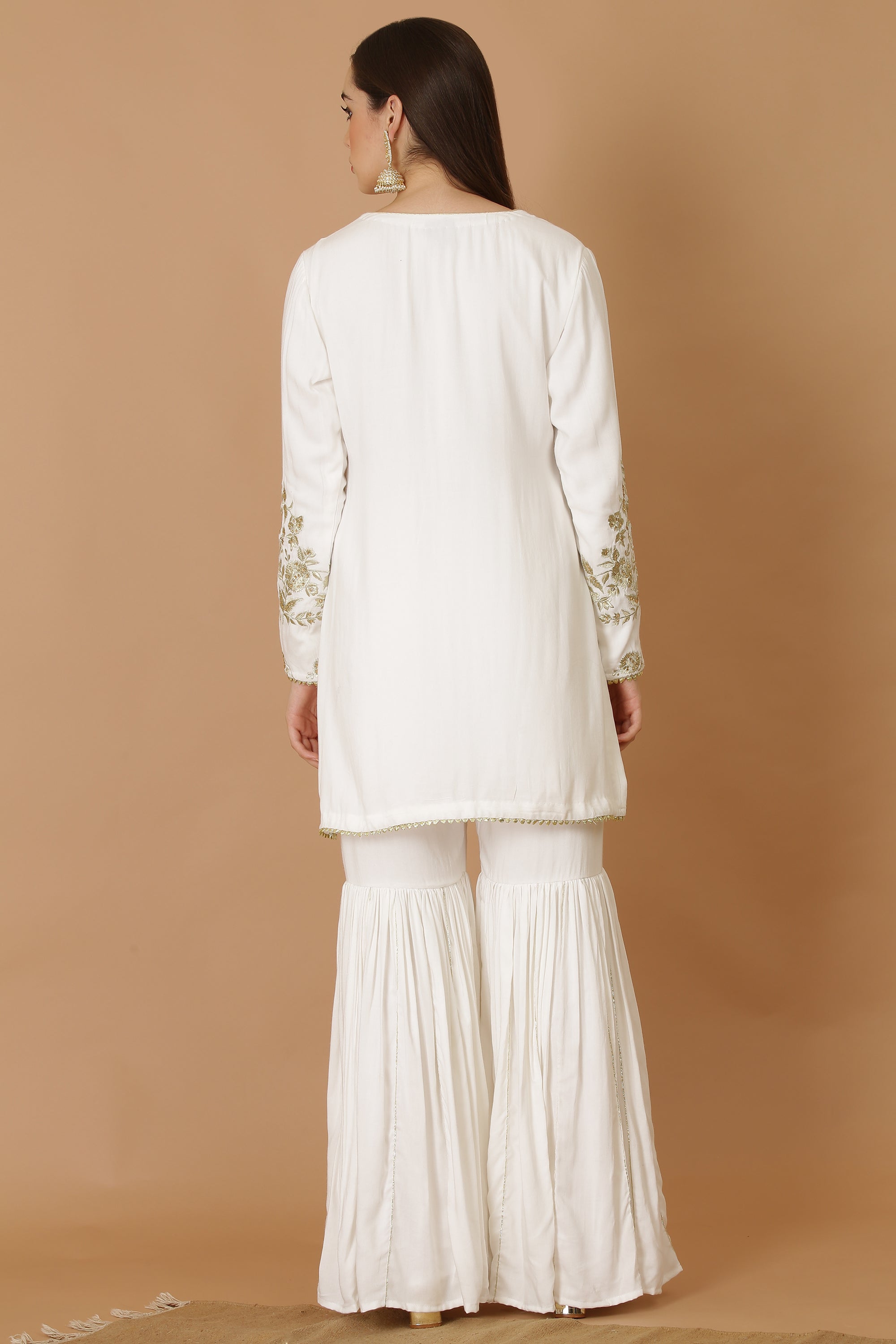 HEAD TURNER IVORY GHARARA SET