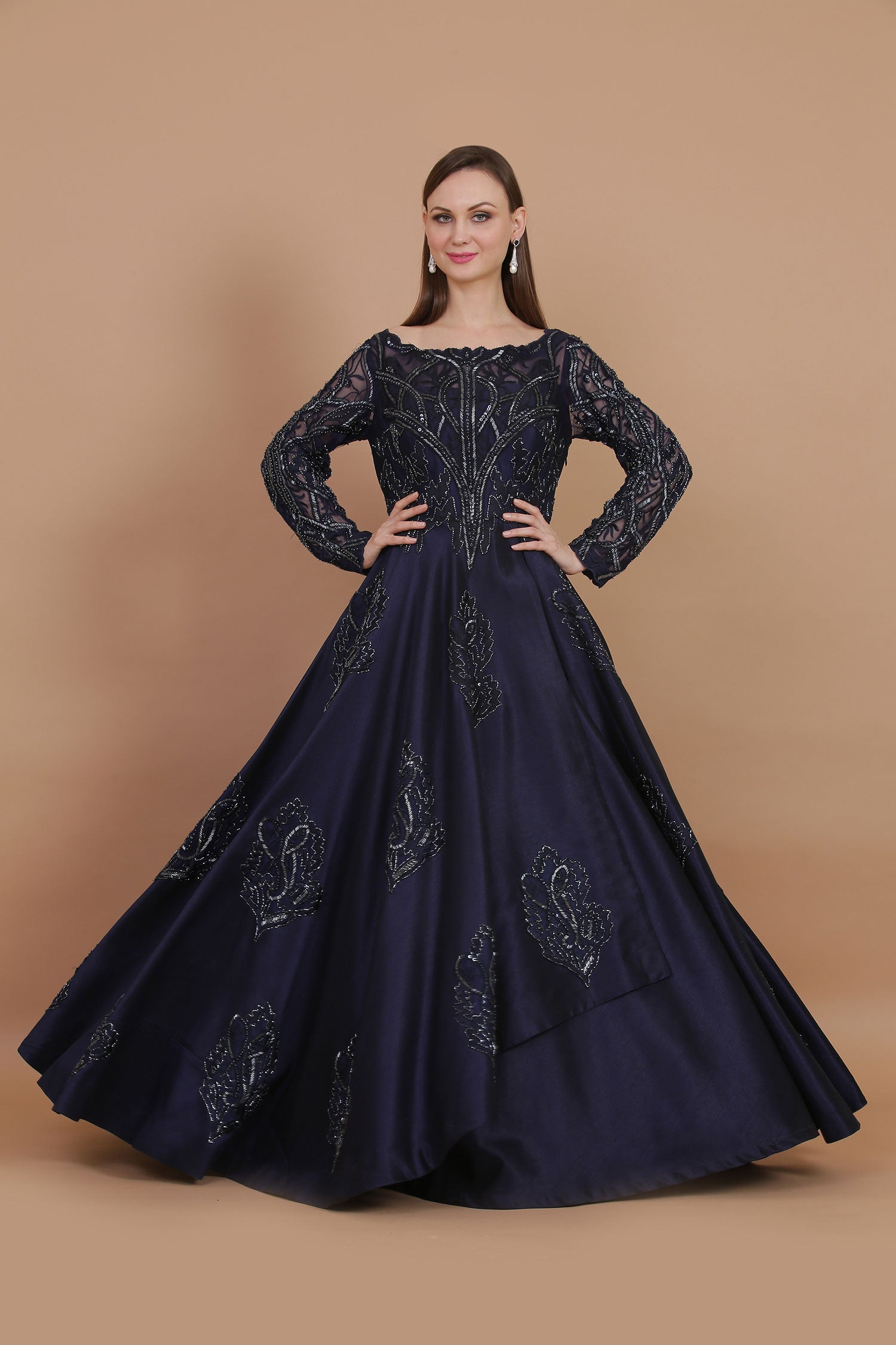 Stunner Gown To Make You Look Gorgeous This Evening
