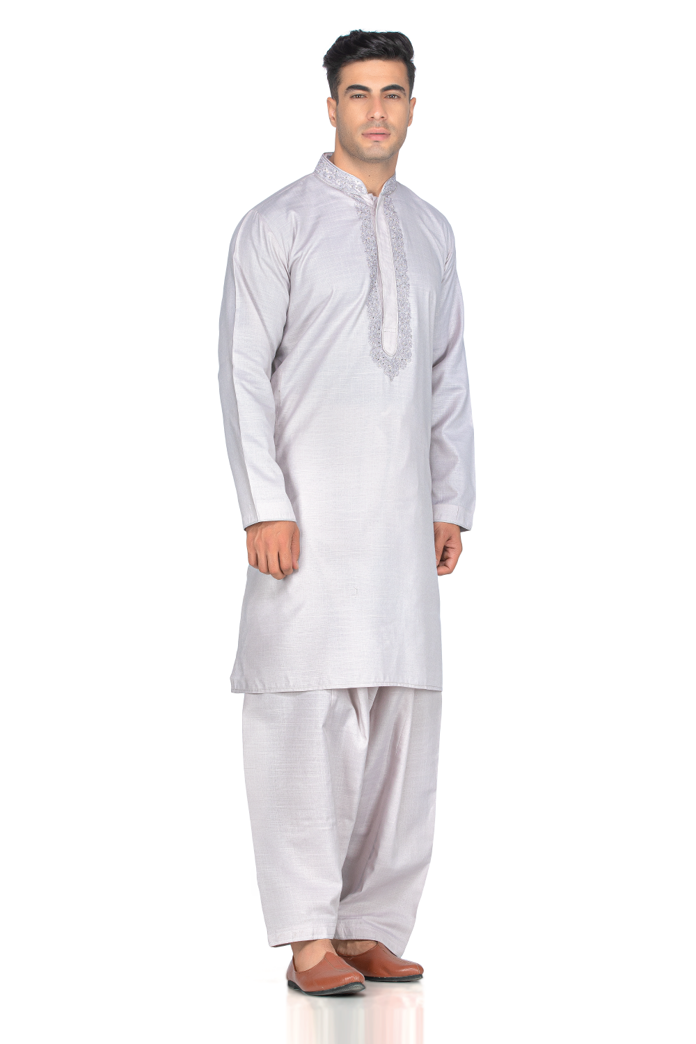 Casual grey kurta with delicate thread emboidery